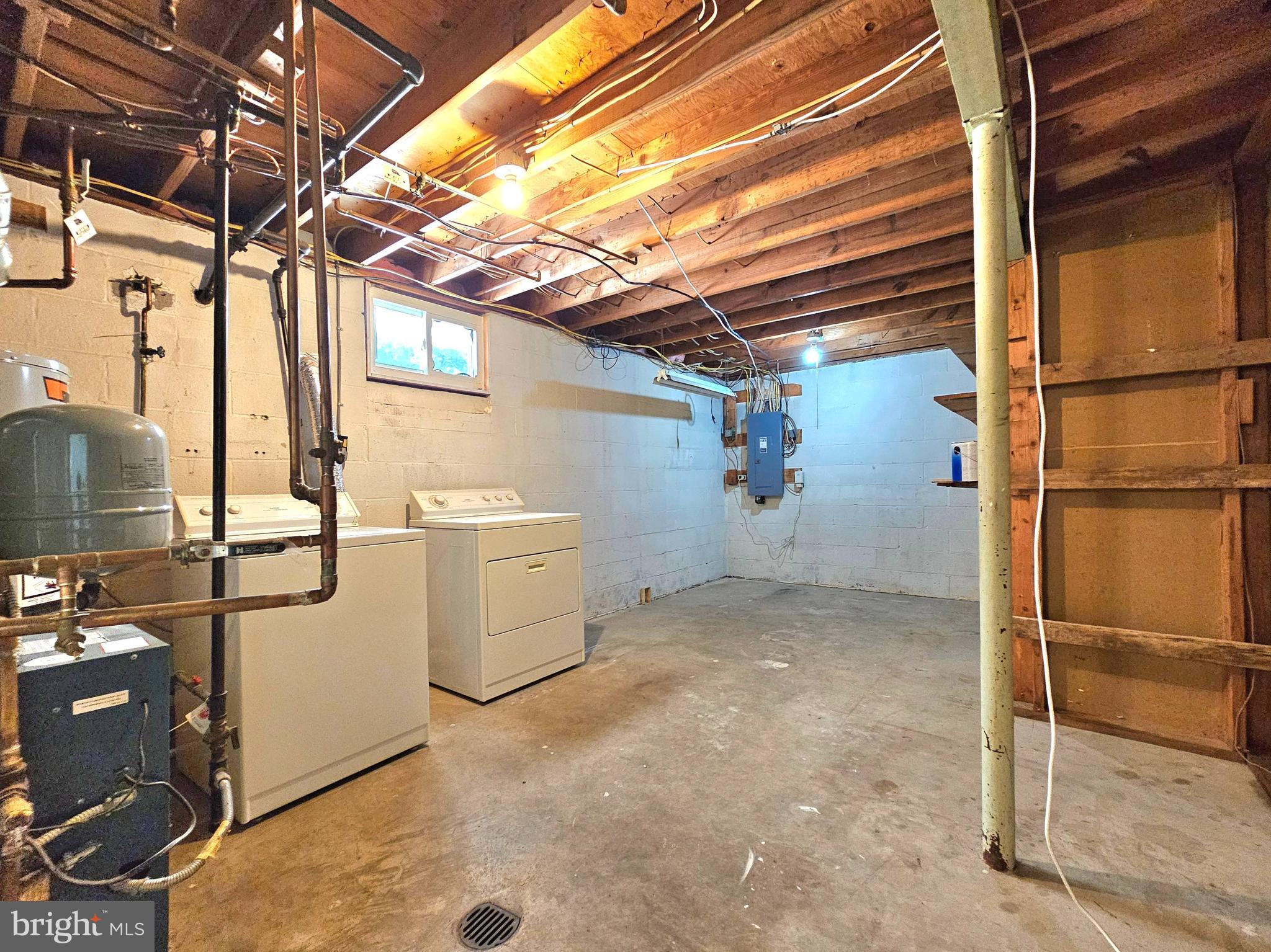 DALE CITY - Residential Lease