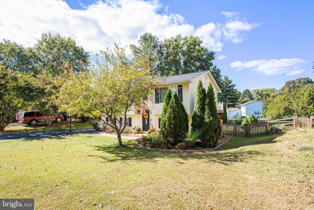 Photo of 1712 Gemini Drive, SYKESVILLE, MD 21784 (MLS # MDCR2030582)