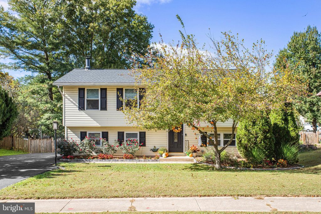 Photo of 1712 Gemini Drive, SYKESVILLE, MD 21784 (MLS # MDCR2030582)