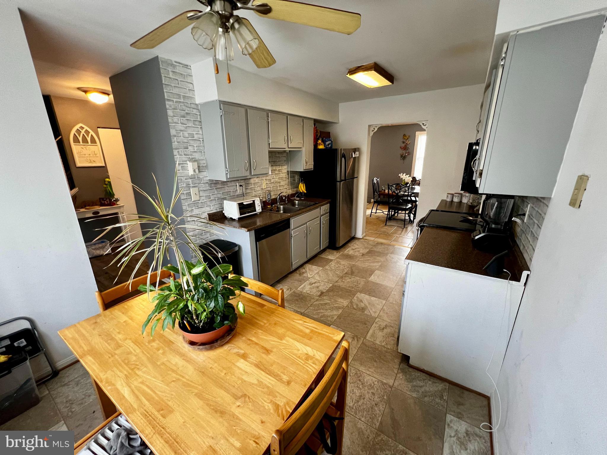 RYON WOODS SUB - Residential