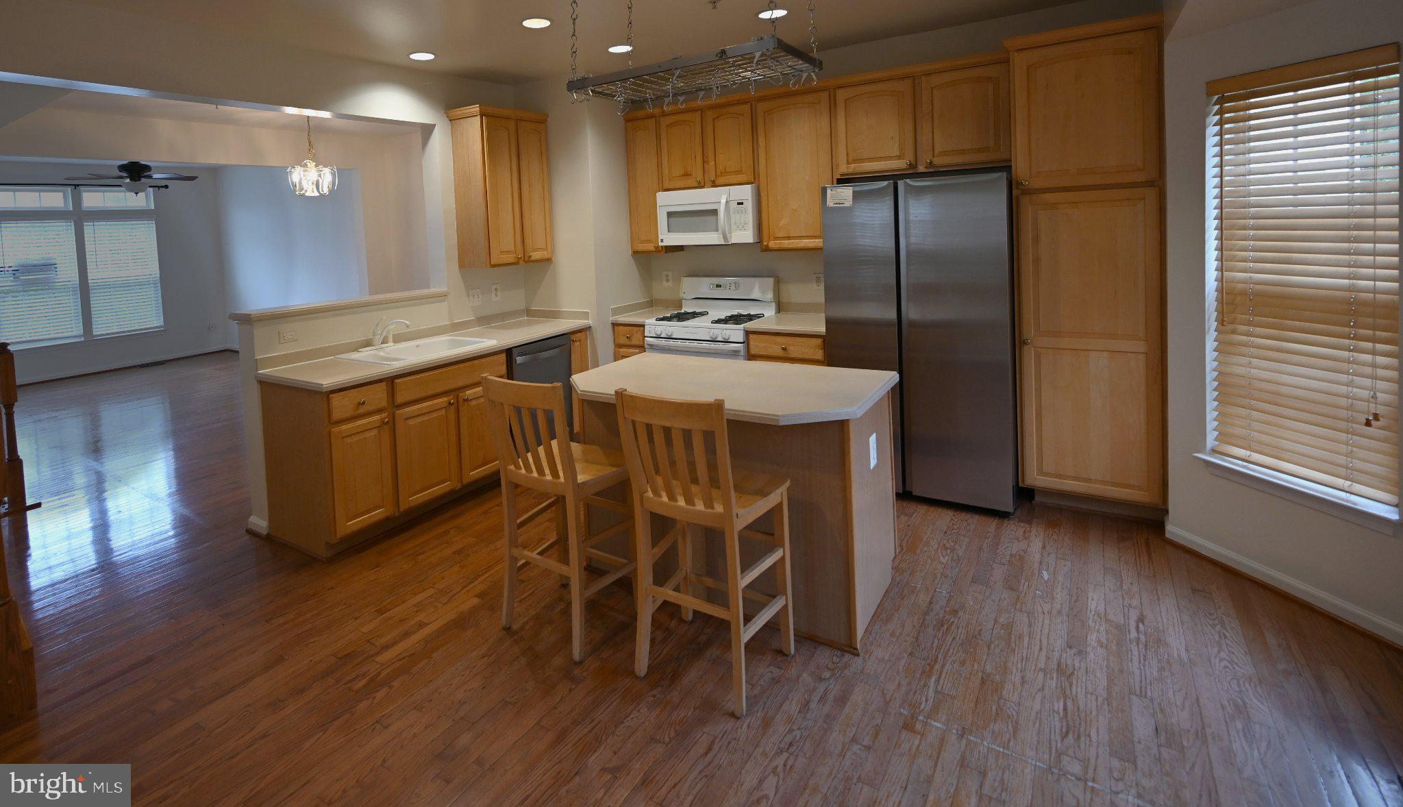 2985 HUNTINGTON GROVE SQUARE