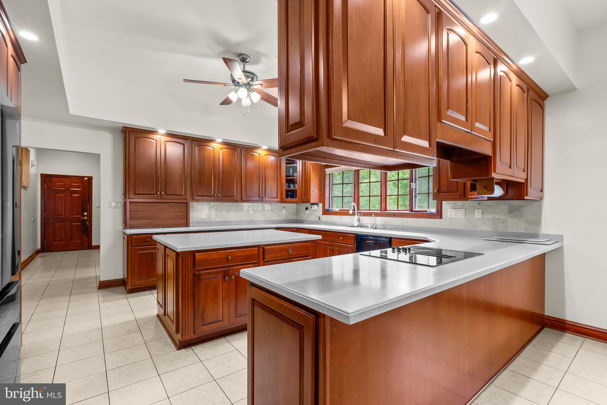 APPLE GROVE ESTATES - Residential