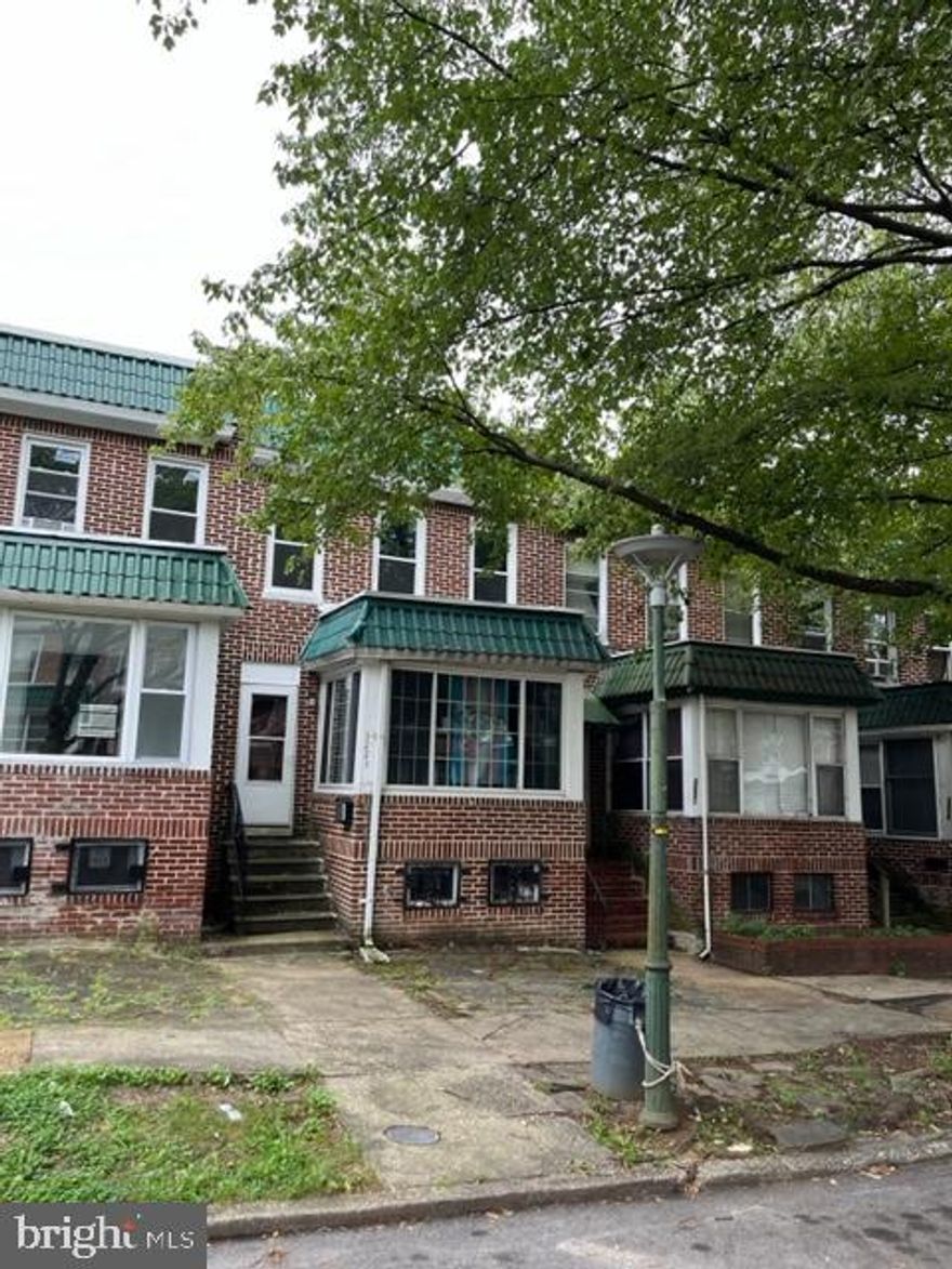 This home offers separate living and dining areas, a bright sunroom with ample windows, and a kitchen featuring granite countertops and stainless steel appliances. You'll also find plenty of extra space in the finished basement, which includes a separate laundry room, and a private backyard.