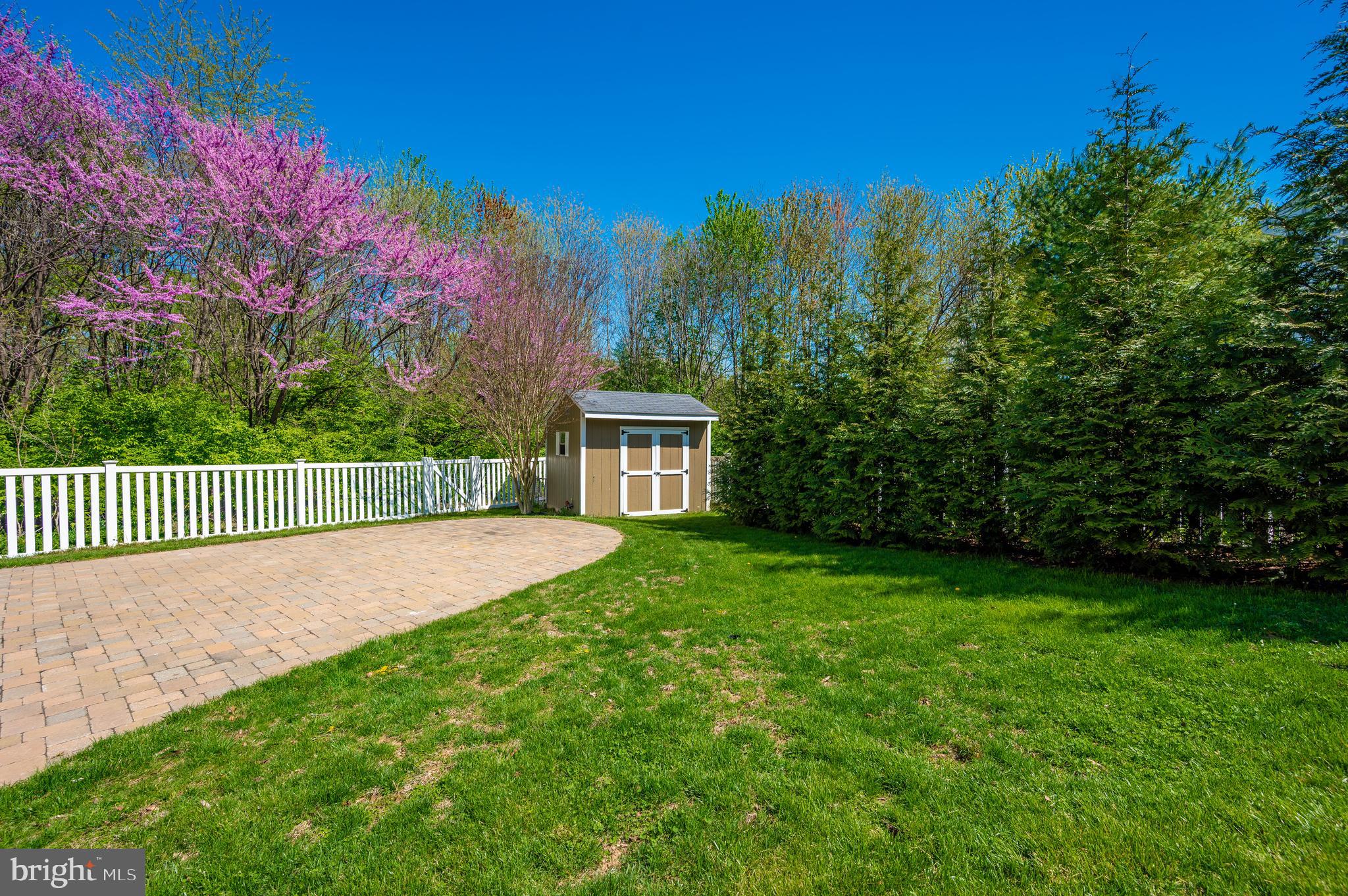 RIVER CREST - Residential