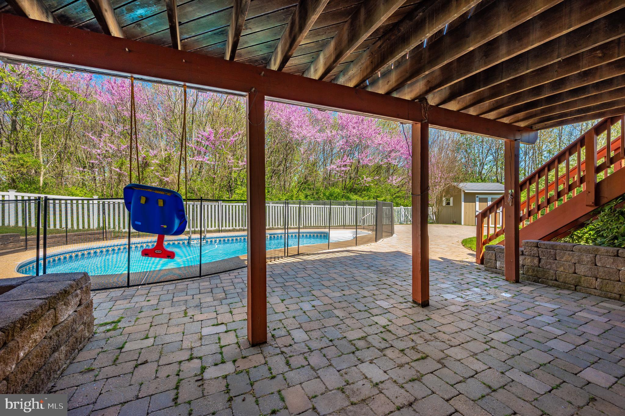 RIVER CREST - Residential