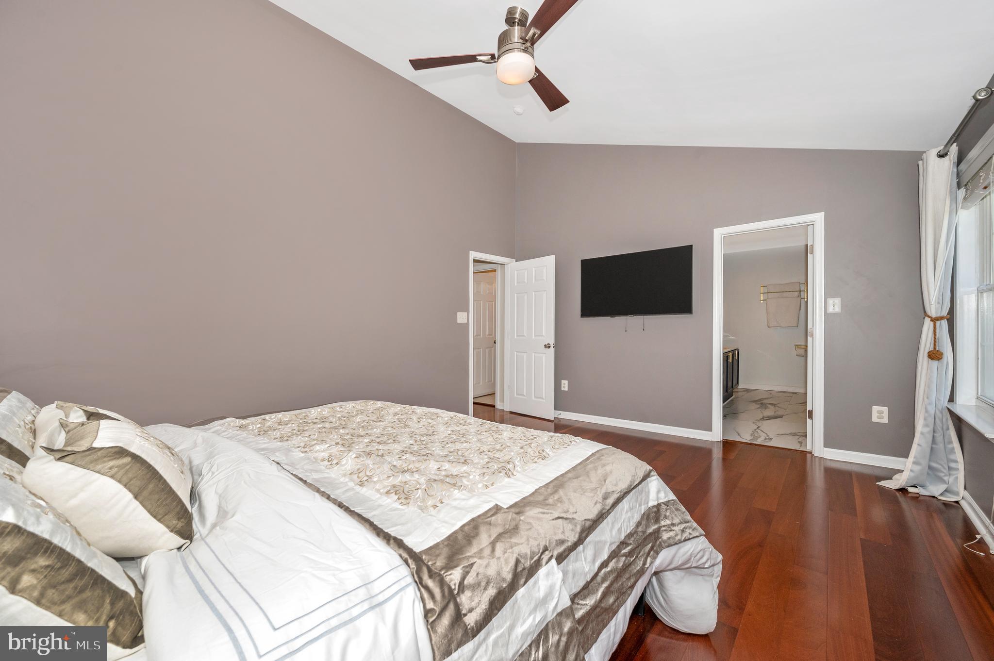 RIVER CREST - Residential