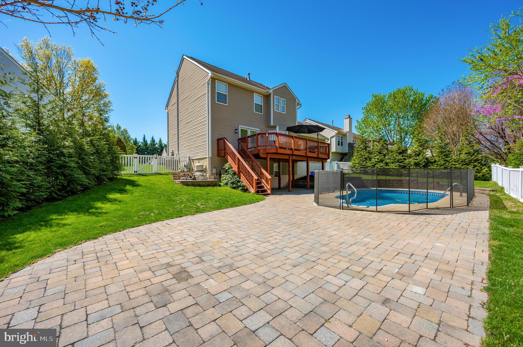 RIVER CREST - Residential