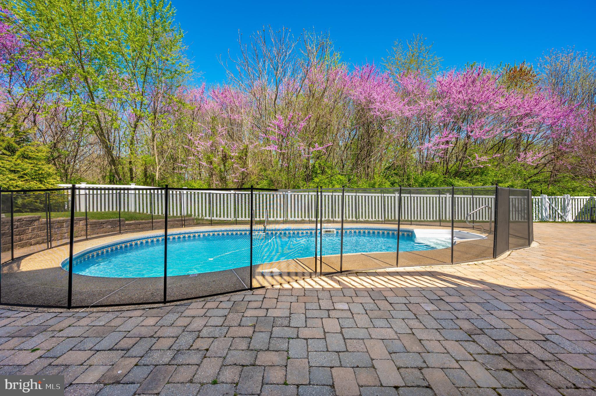 RIVER CREST - Residential