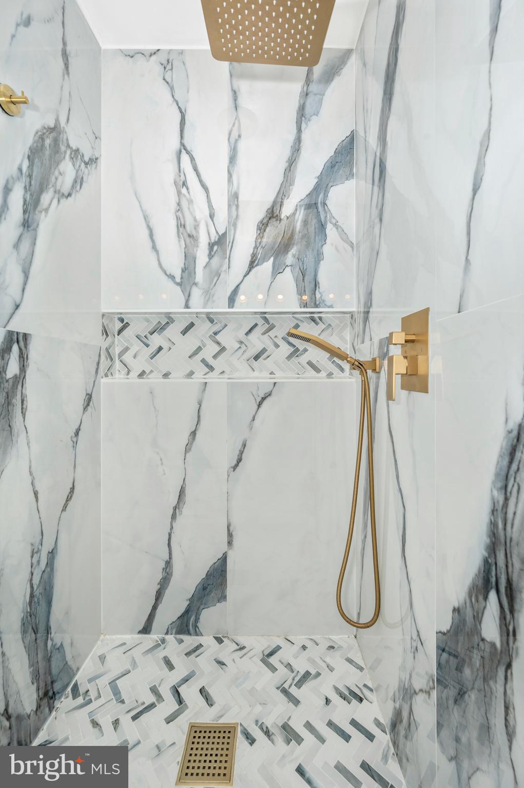 RIVER CREST - Residential