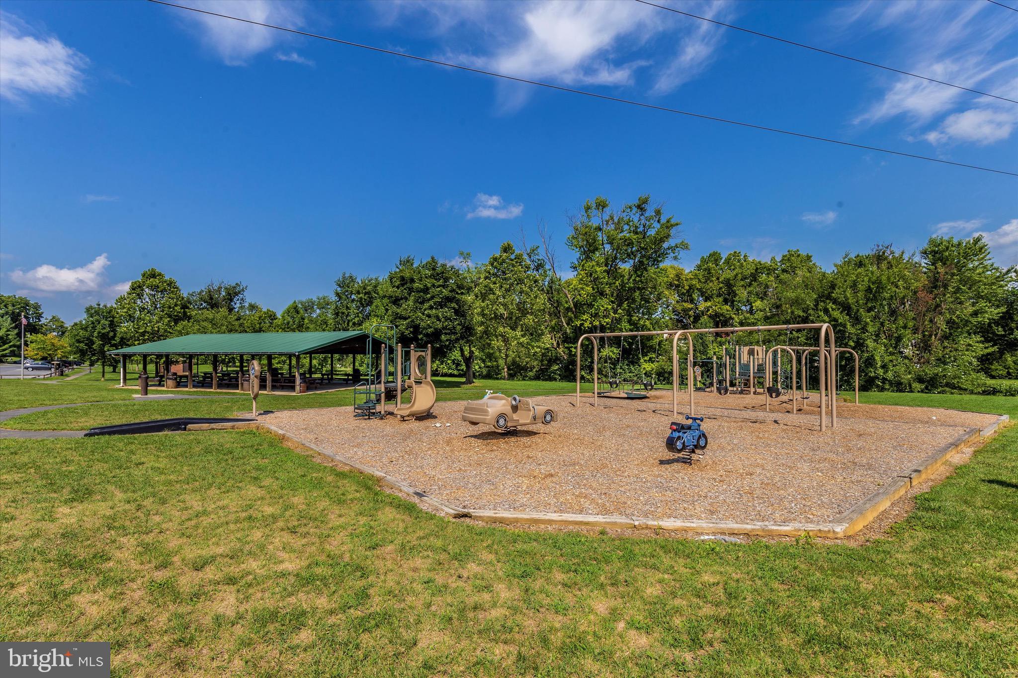 RIVER CREST - Residential