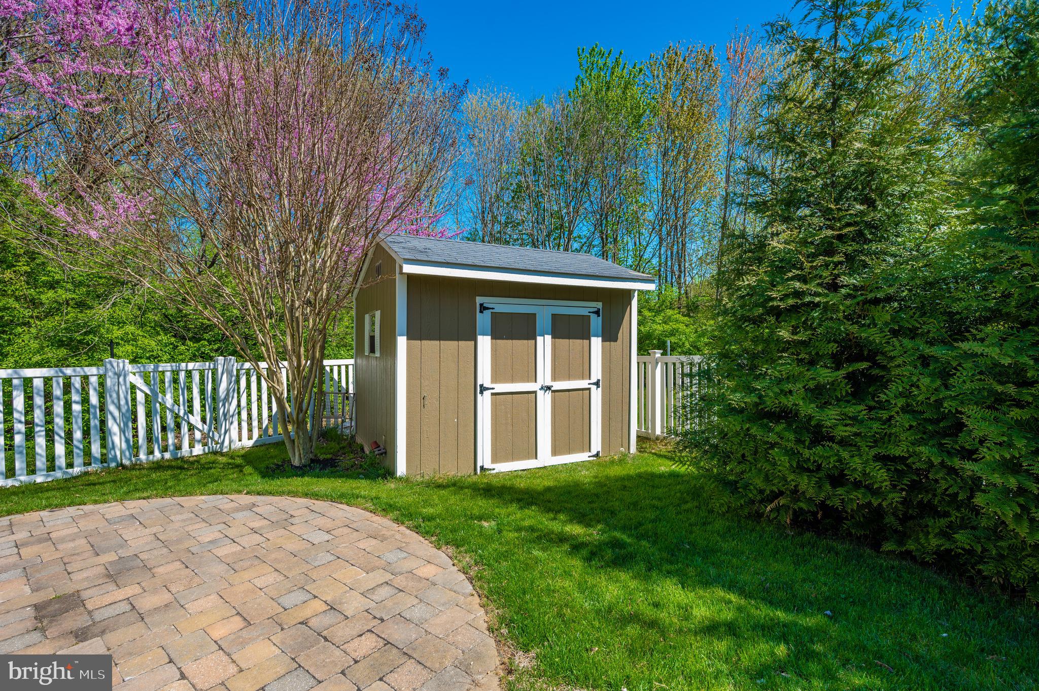 RIVER CREST - Residential