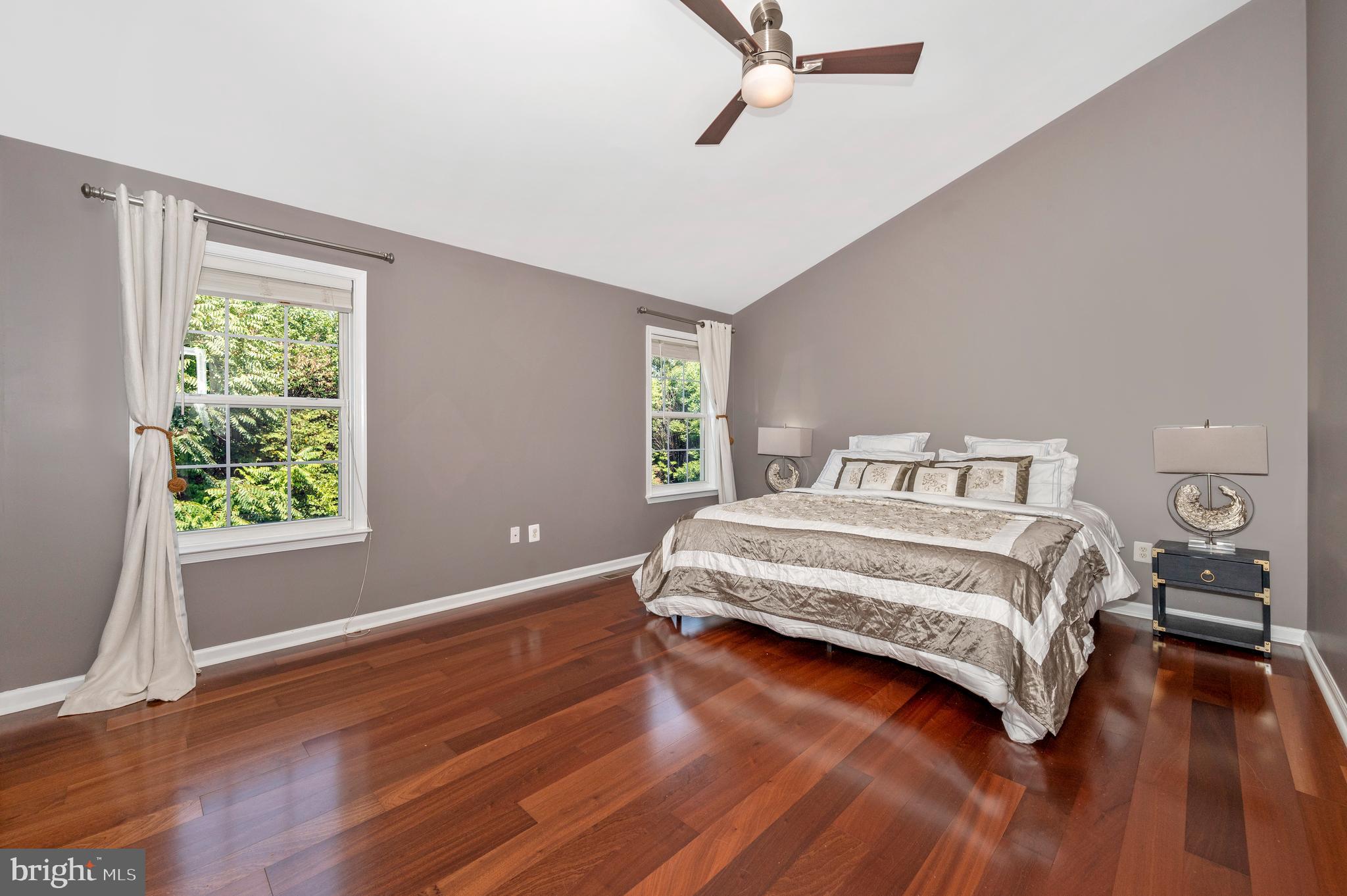 RIVER CREST - Residential