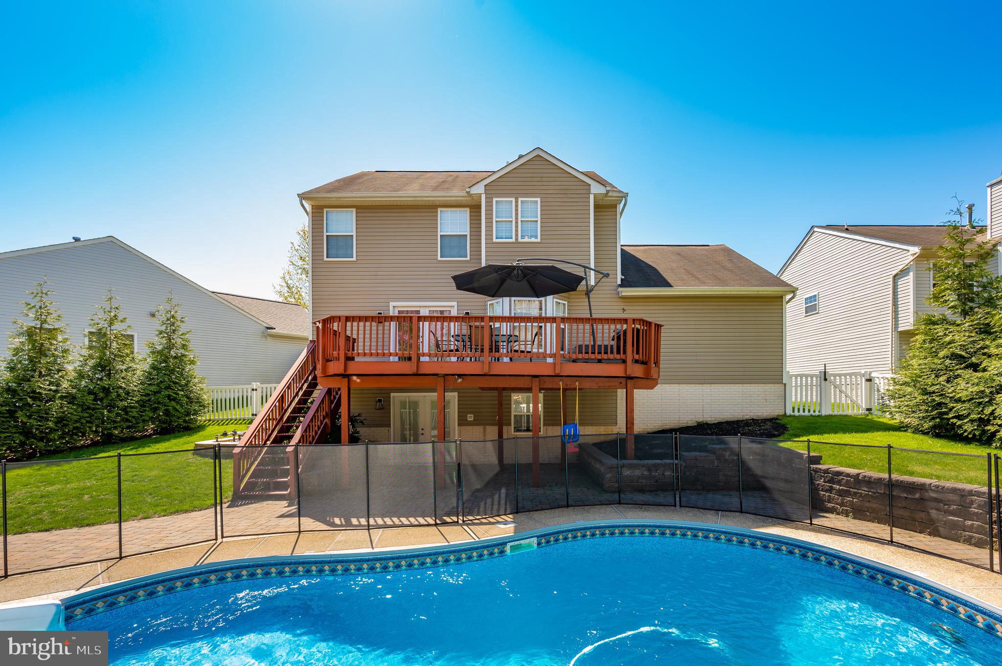 RIVER CREST - Residential