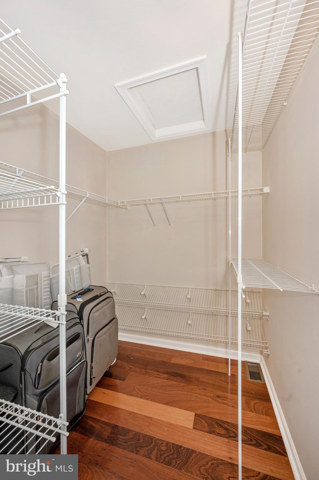 RIVER CREST - Residential