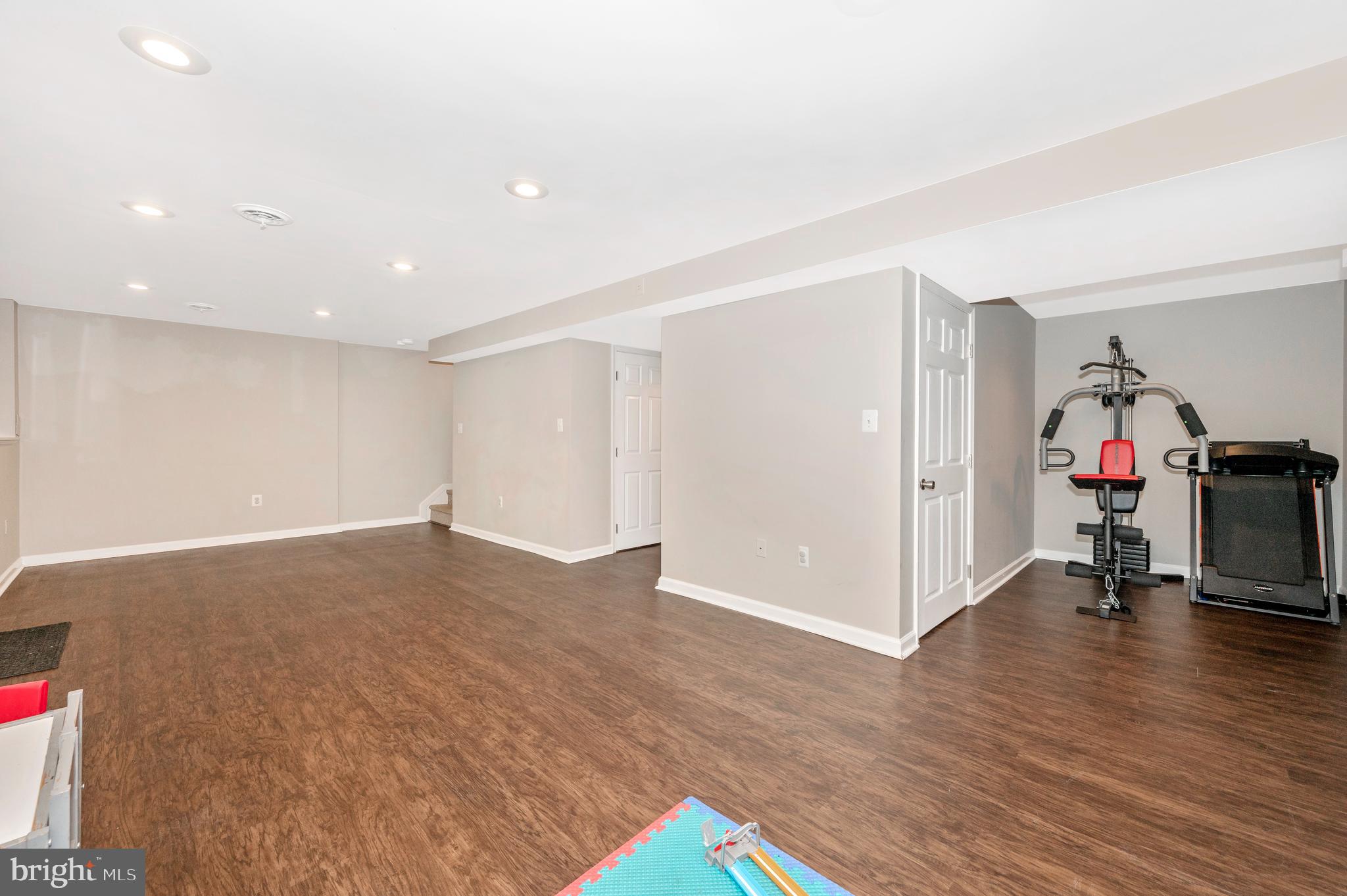 RIVER CREST - Residential