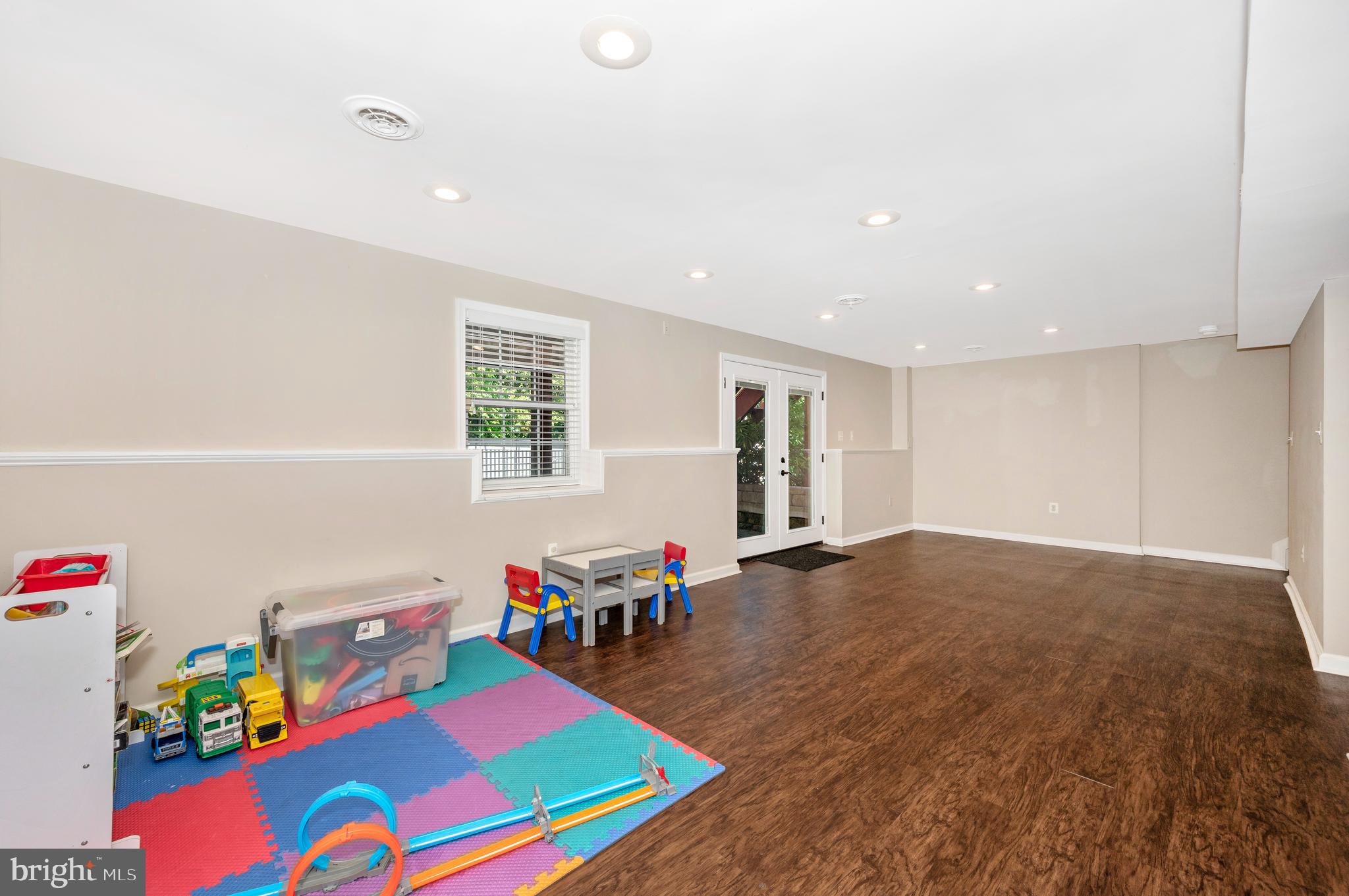 RIVER CREST - Residential