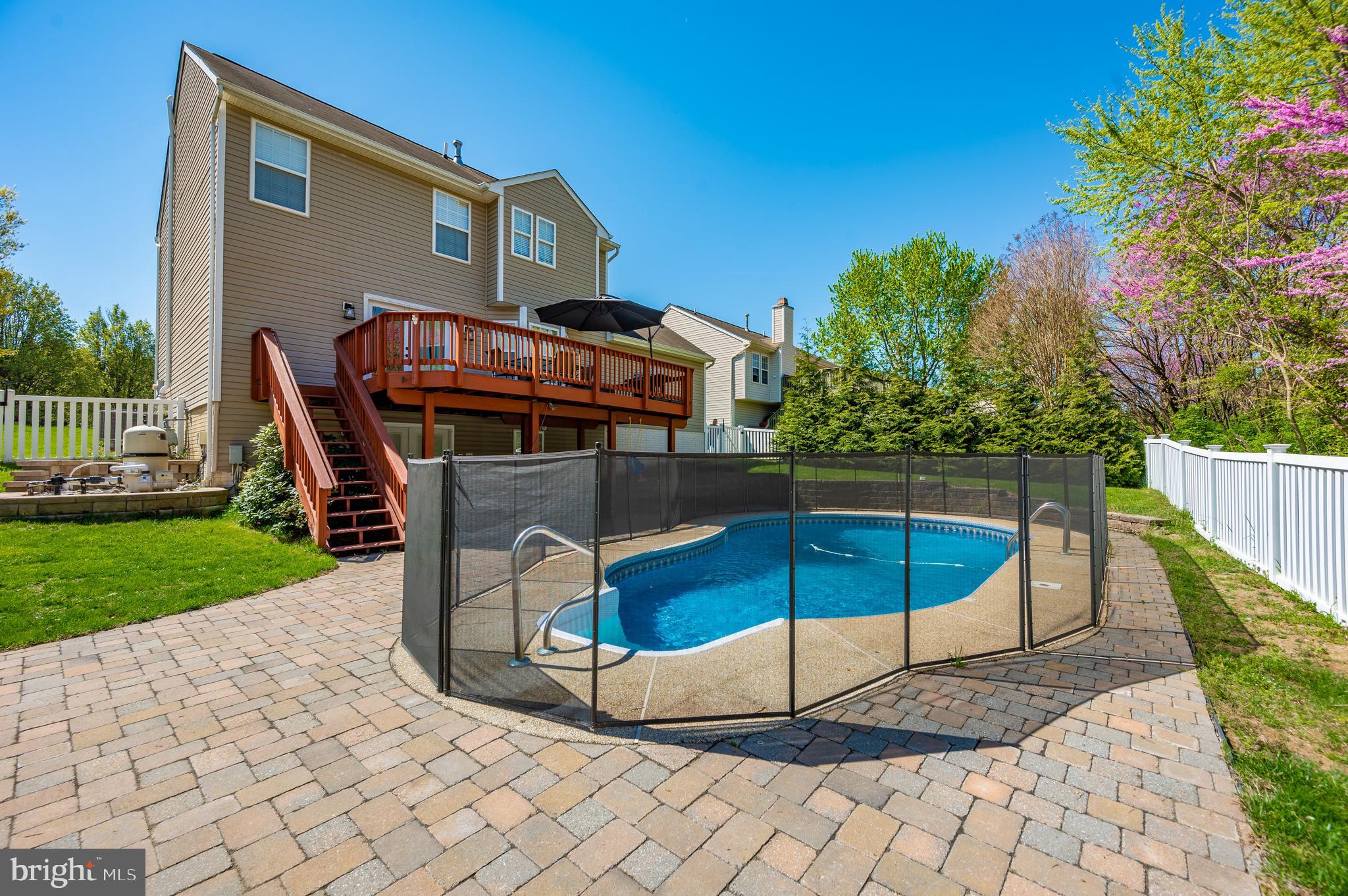 RIVER CREST - Residential