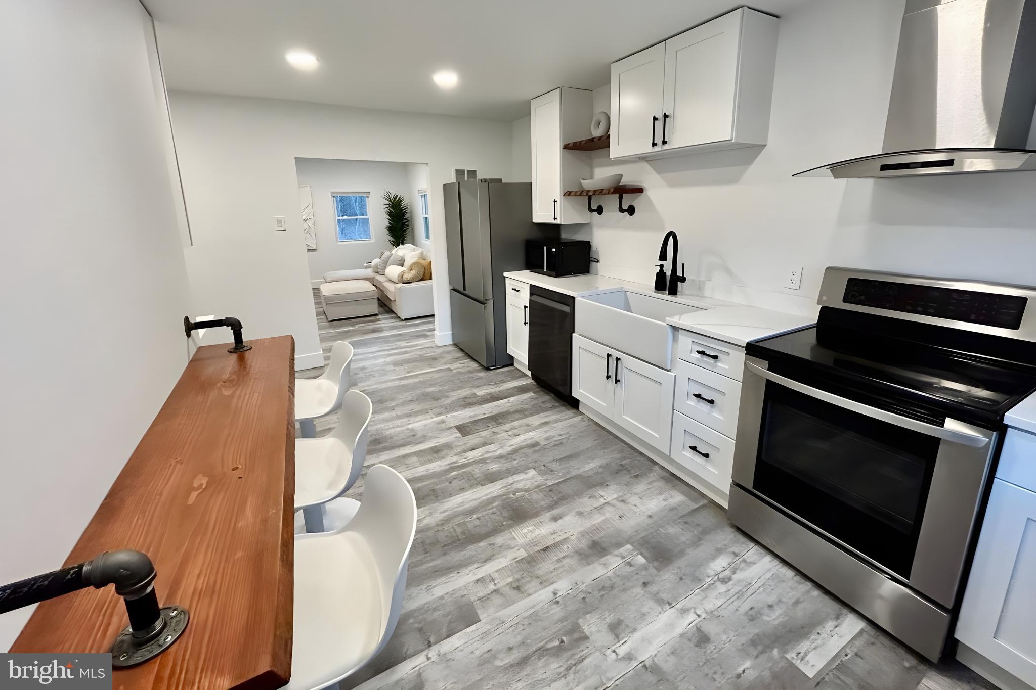 572 ZOE ROAD