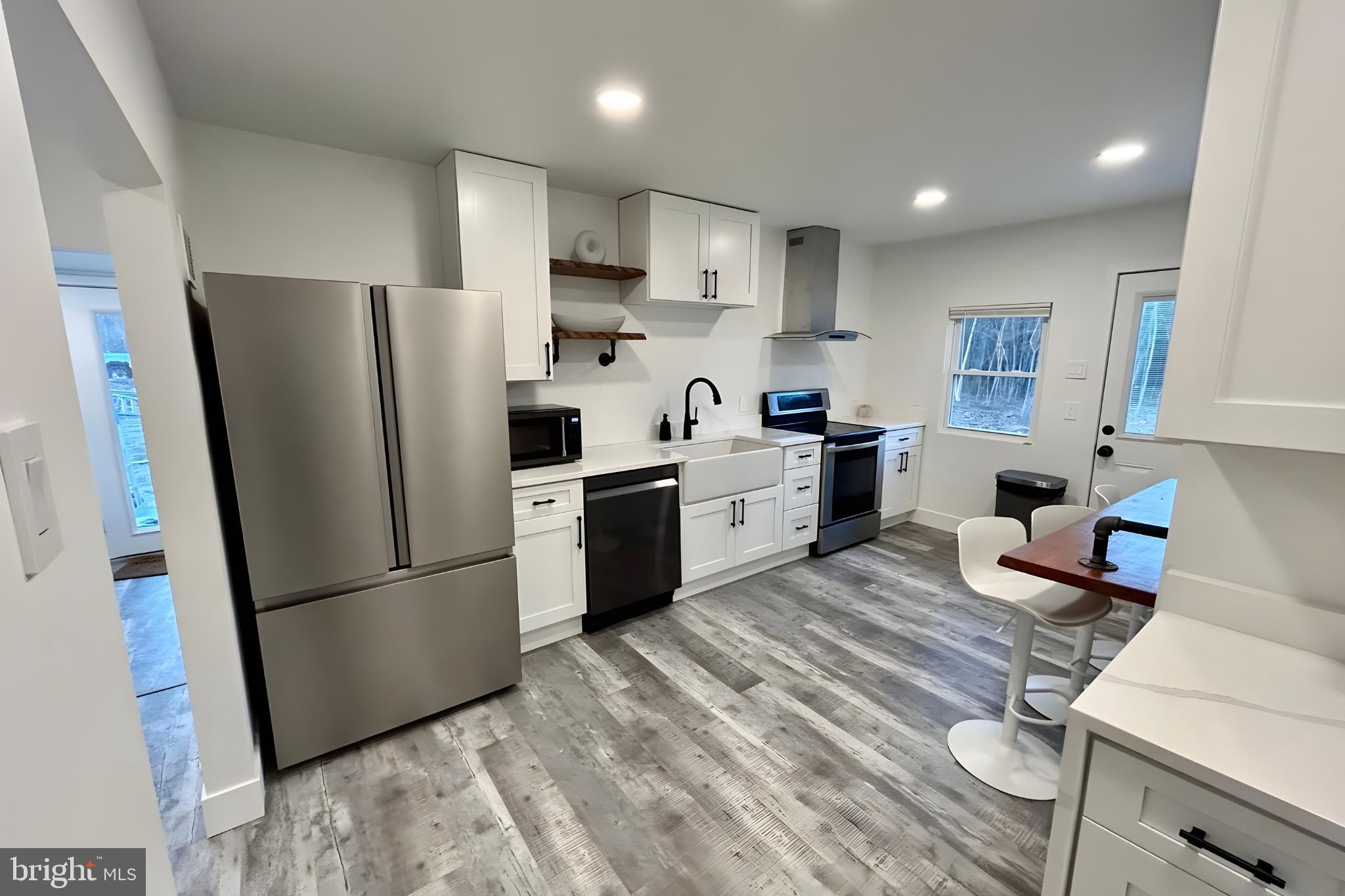 572 ZOE ROAD