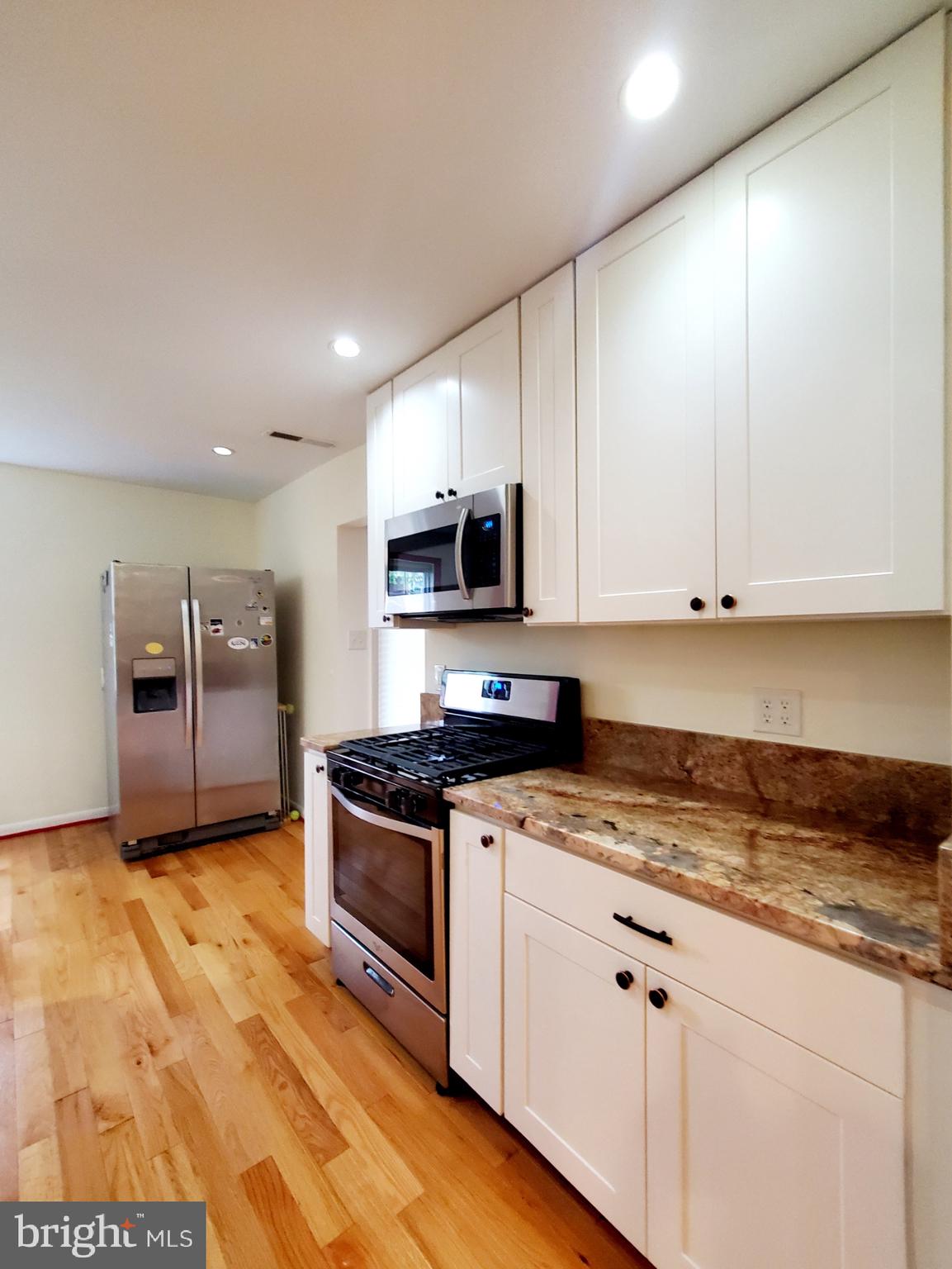 PLYMOUTH GARDENS - Residential Lease