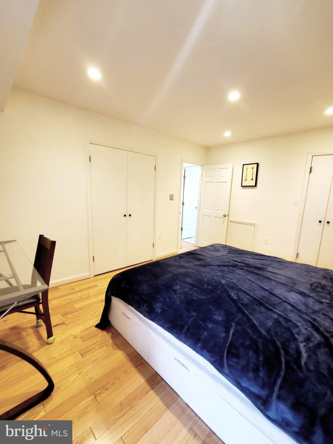 PLYMOUTH GARDENS - Residential Lease