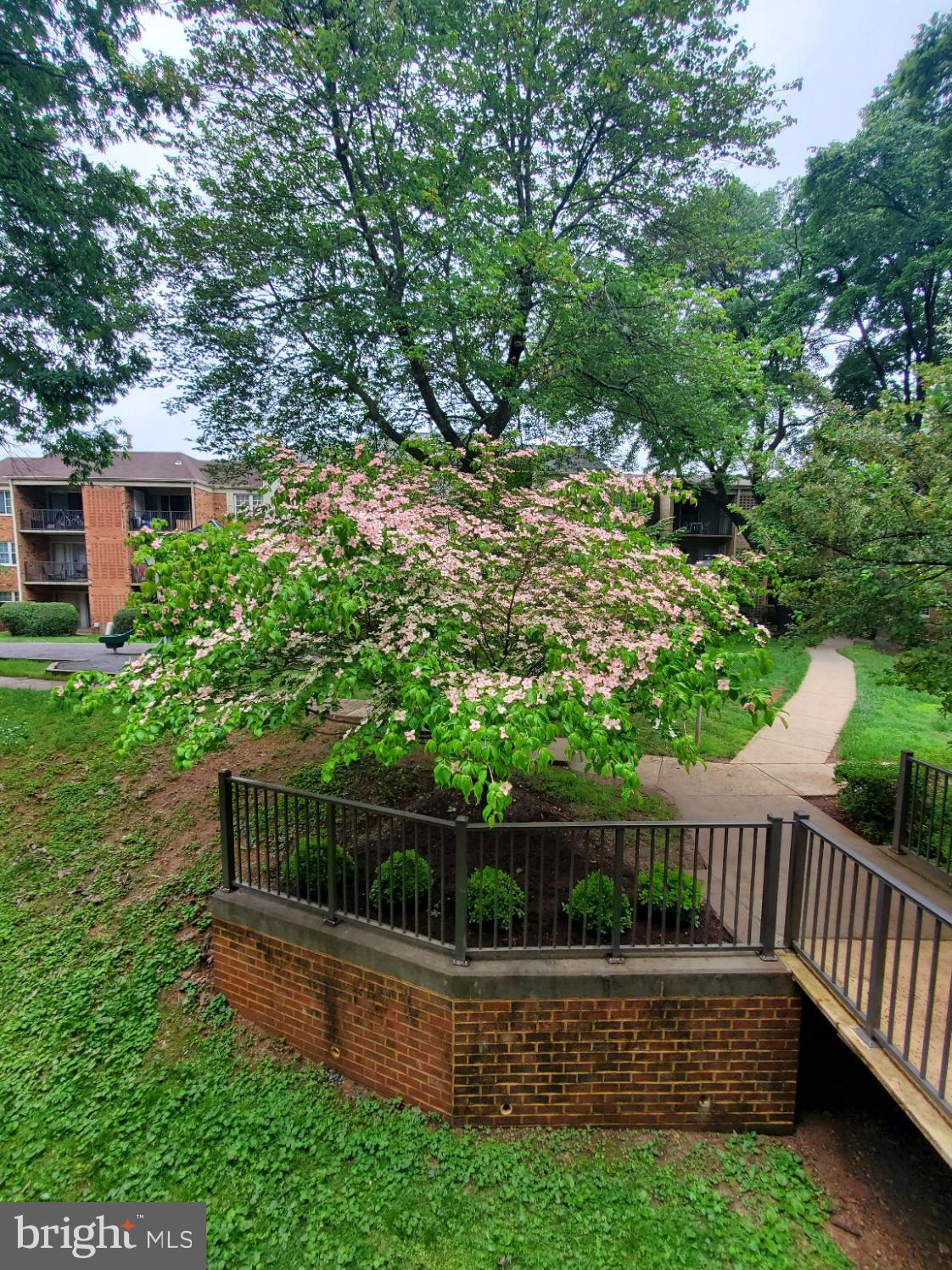 PLYMOUTH GARDENS - Residential Lease