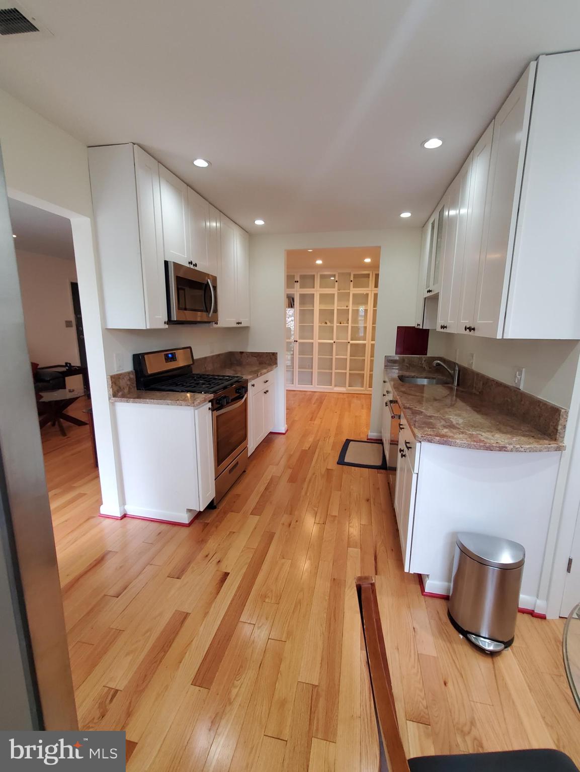 PLYMOUTH GARDENS - Residential Lease