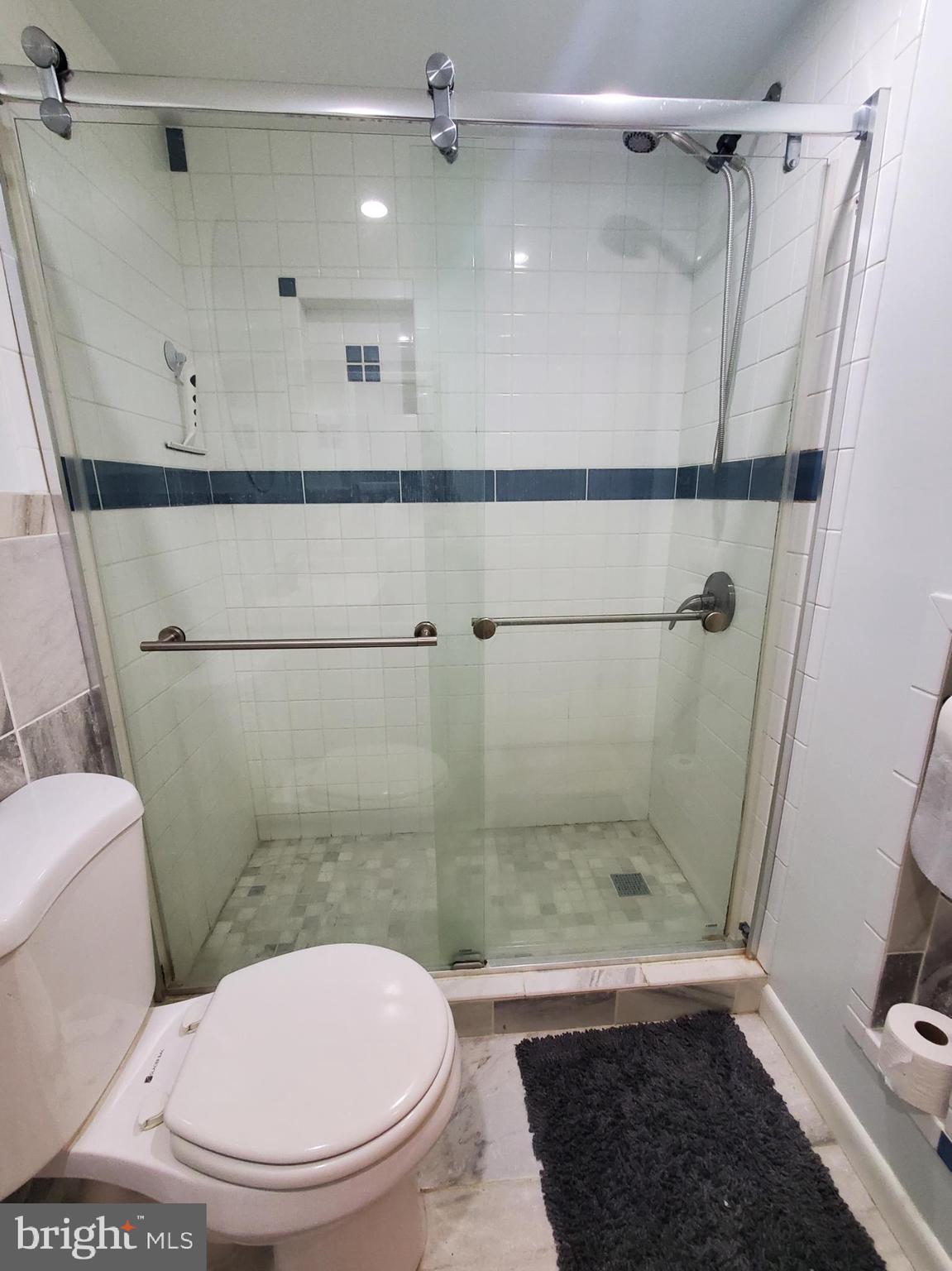 PLYMOUTH GARDENS - Residential Lease