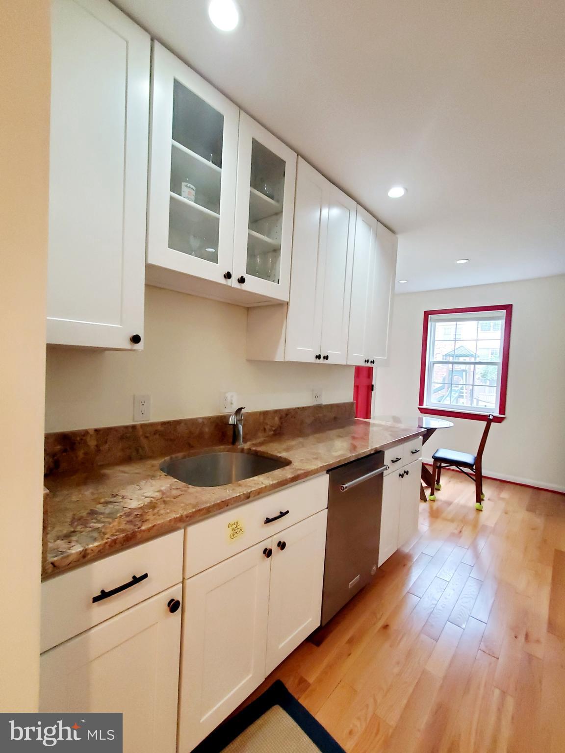 PLYMOUTH GARDENS - Residential Lease