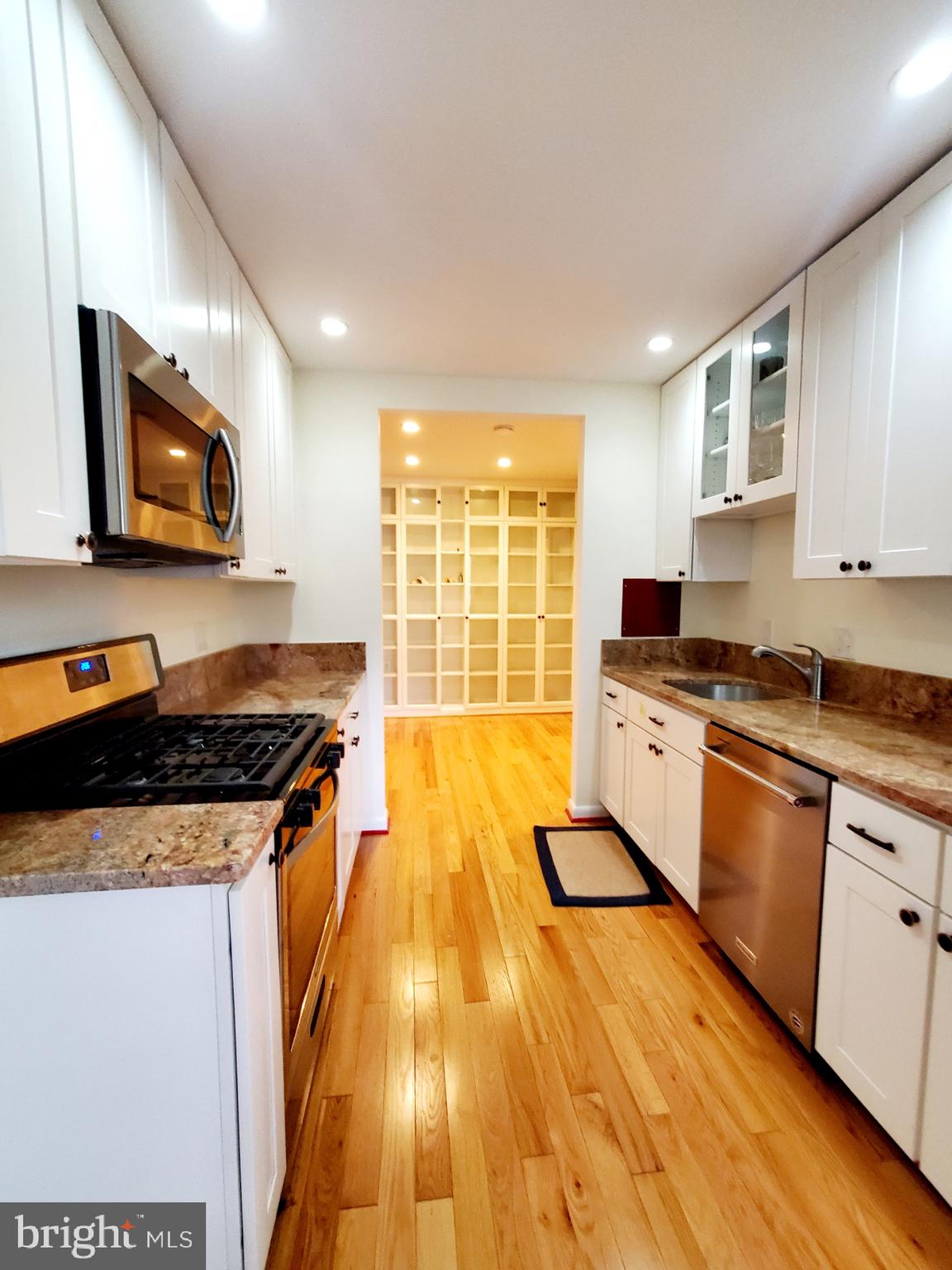 PLYMOUTH GARDENS - Residential Lease