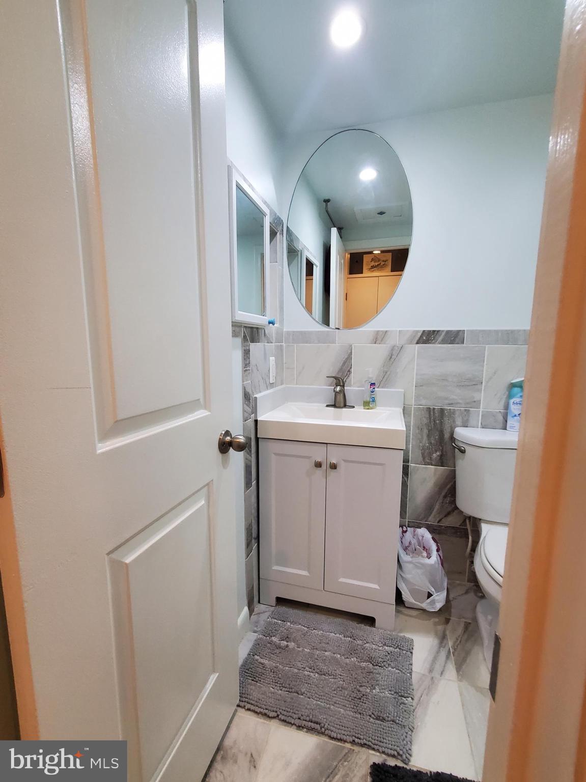 PLYMOUTH GARDENS - Residential Lease