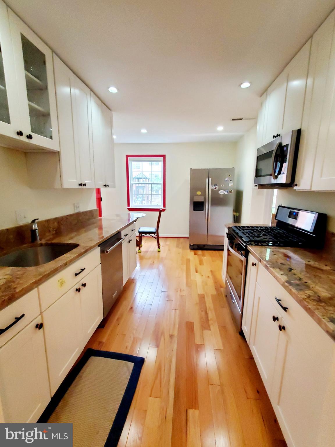 PLYMOUTH GARDENS - Residential Lease