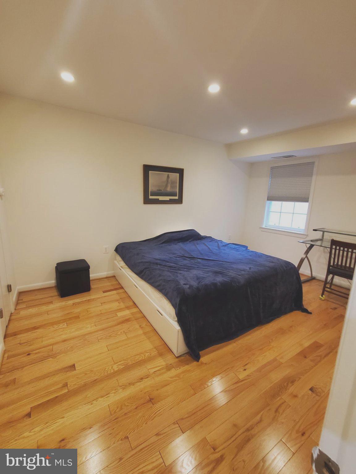 PLYMOUTH GARDENS - Residential Lease