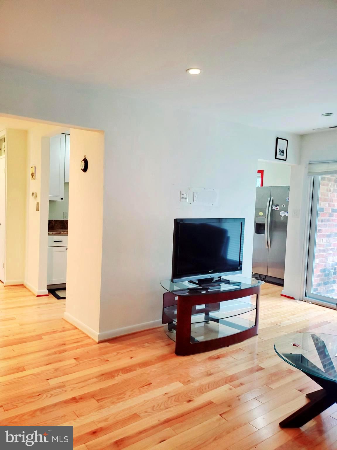 PLYMOUTH GARDENS - Residential Lease