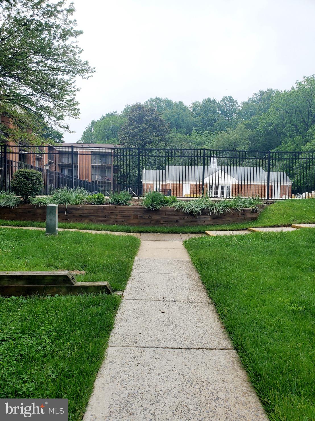 PLYMOUTH GARDENS - Residential Lease