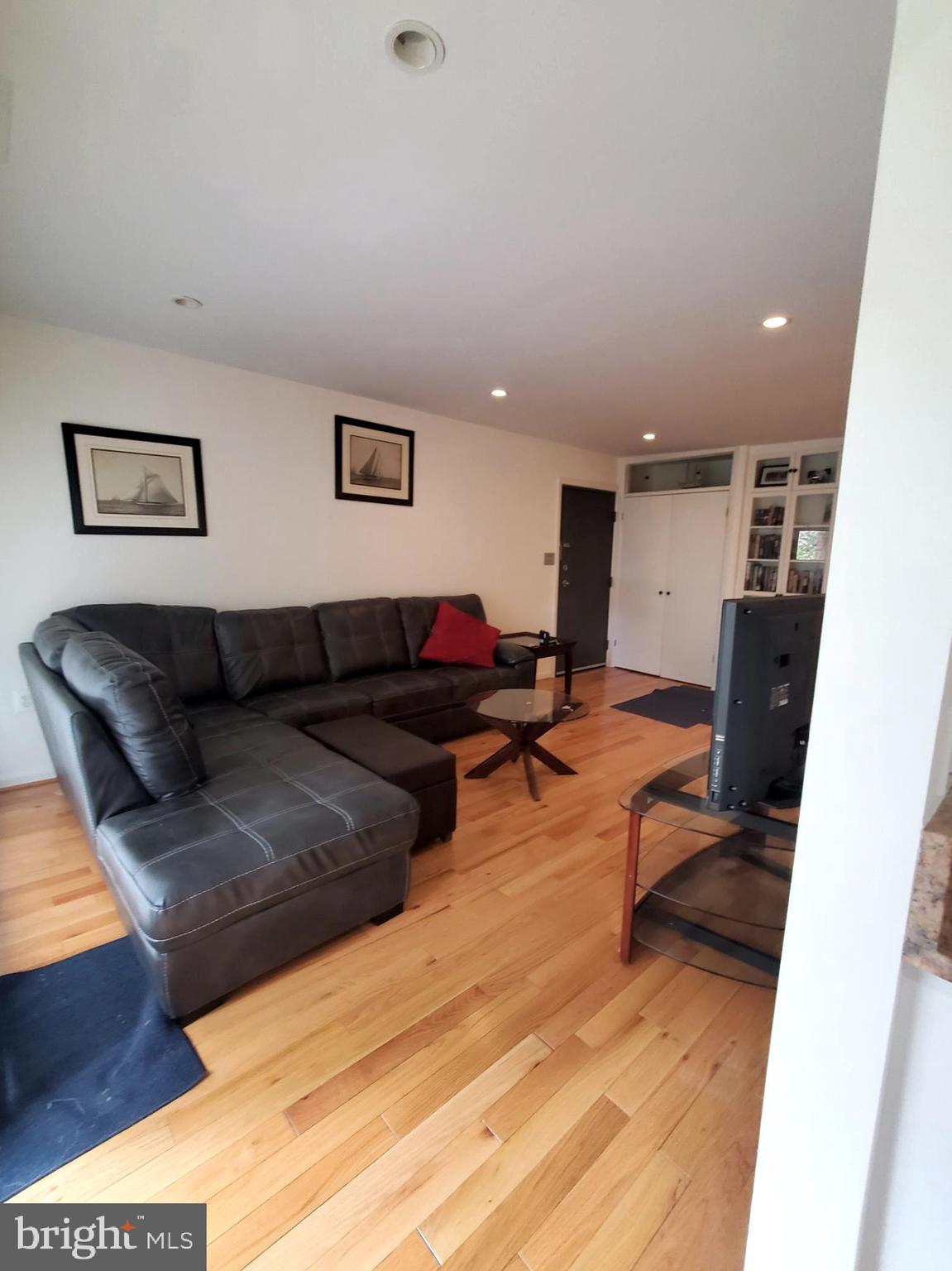 PLYMOUTH GARDENS - Residential Lease