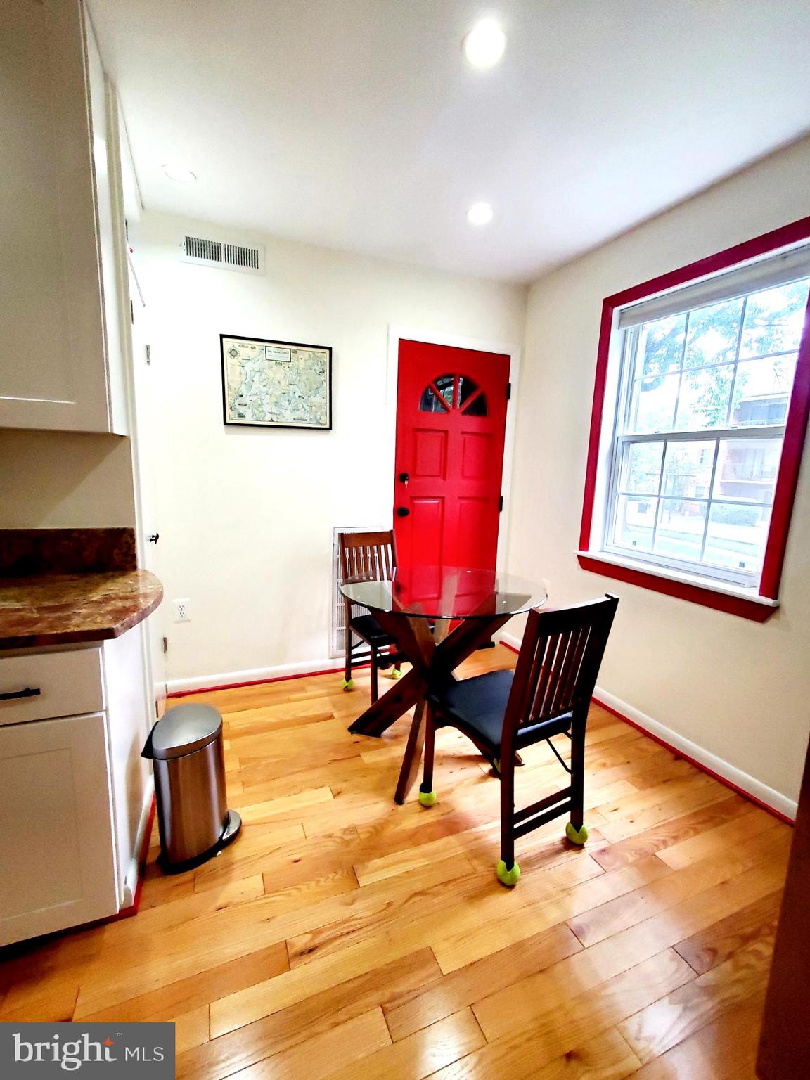 PLYMOUTH GARDENS - Residential Lease