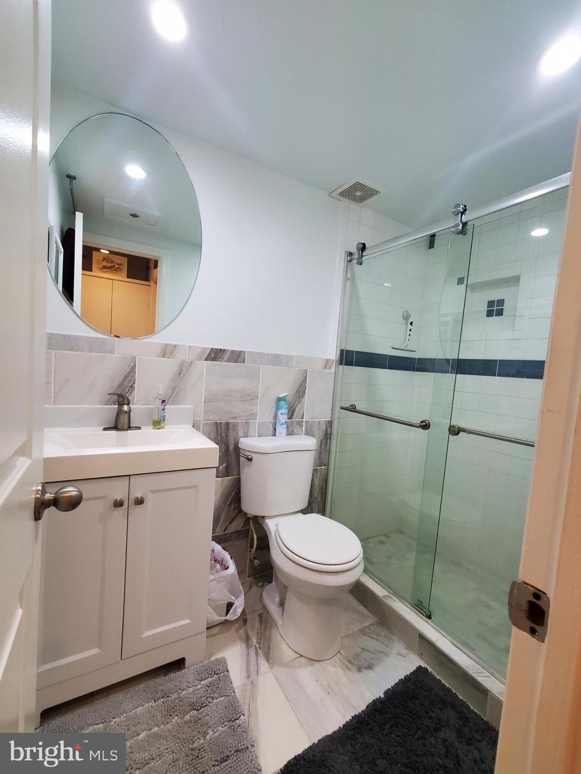 PLYMOUTH GARDENS - Residential Lease