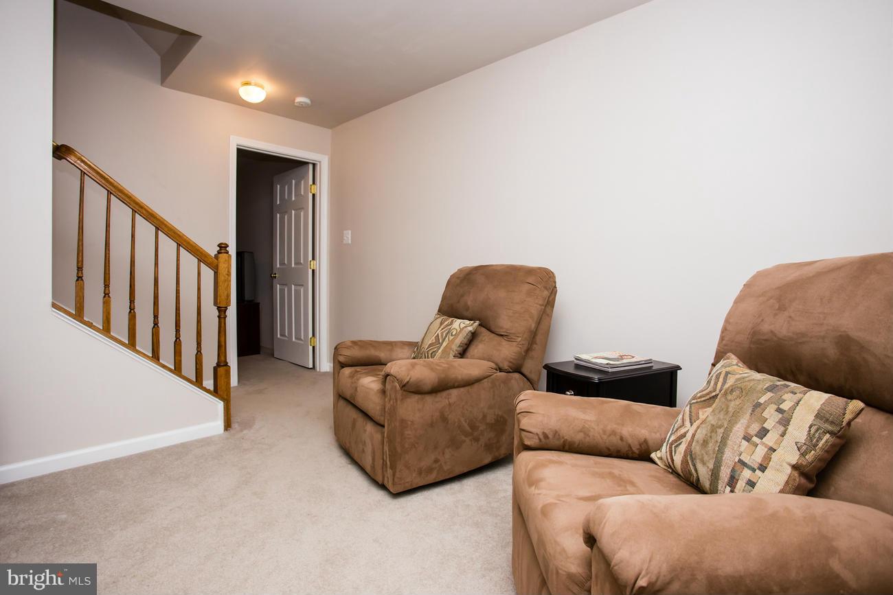 STOWE OF AMYCLAE - Residential Lease