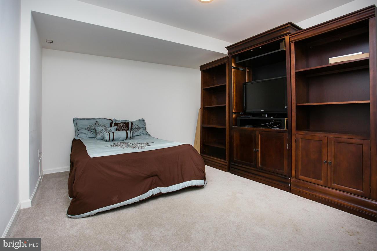 STOWE OF AMYCLAE - Residential Lease