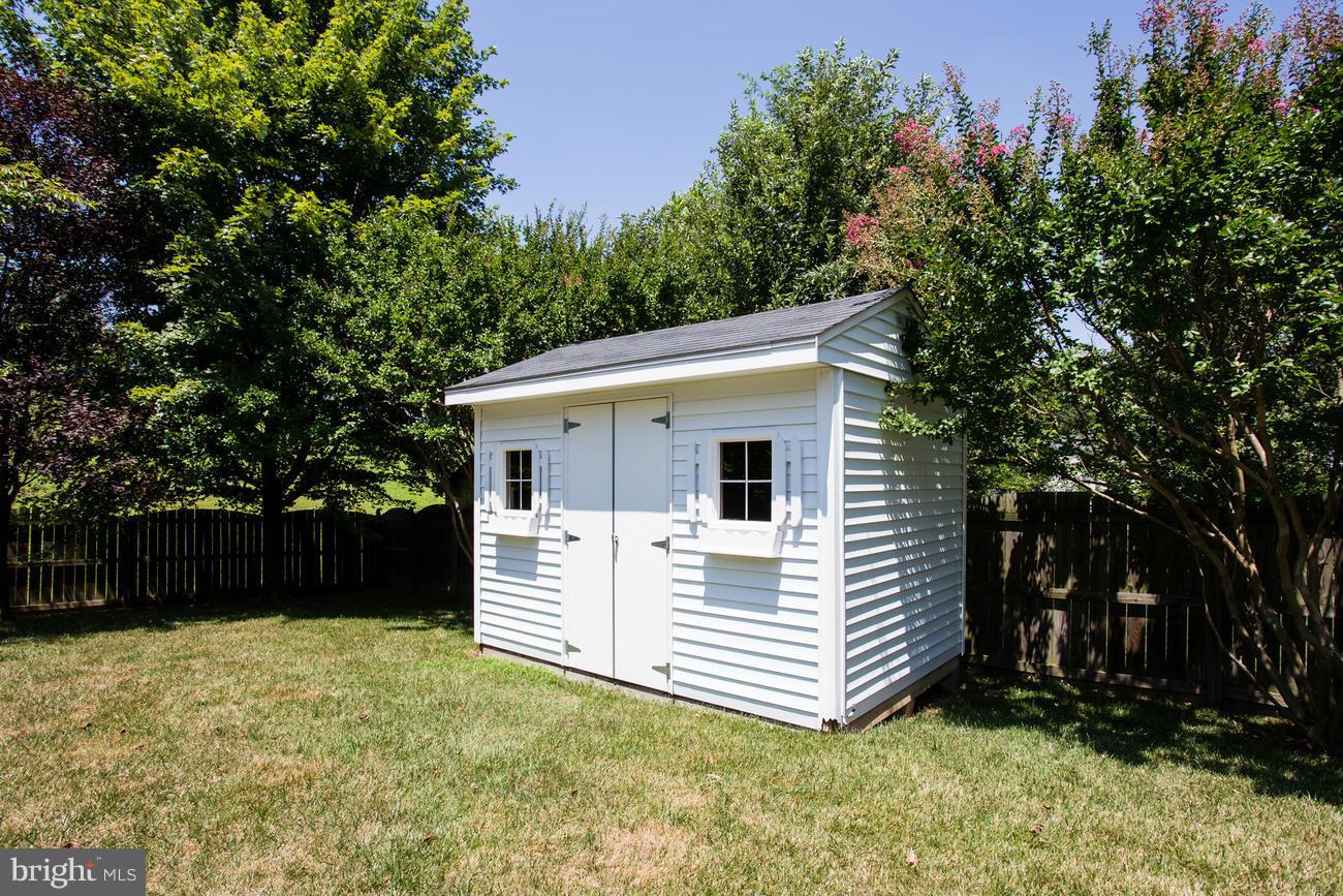 STOWE OF AMYCLAE - Residential Lease