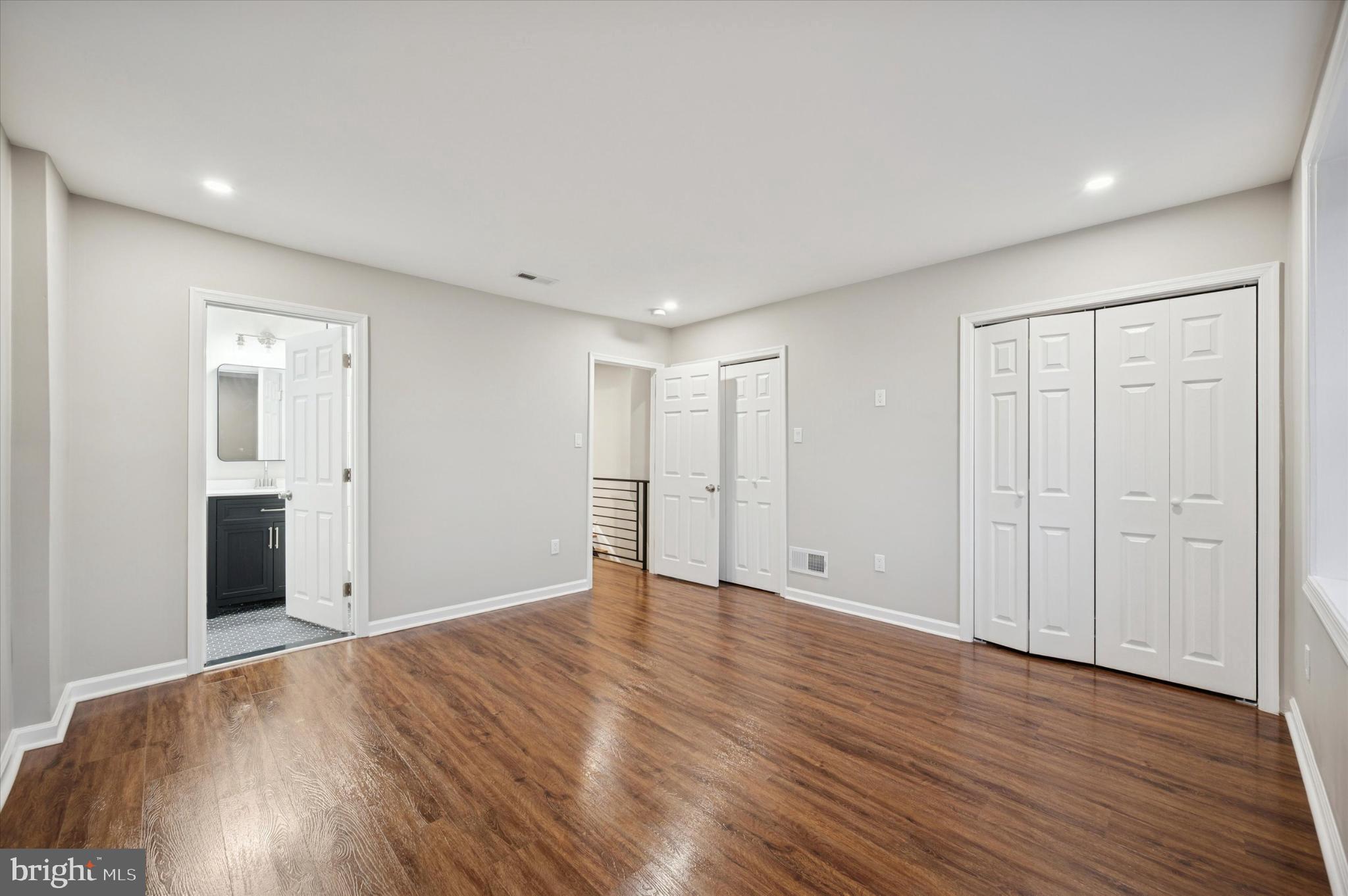 WEST OAK LANE - Residential