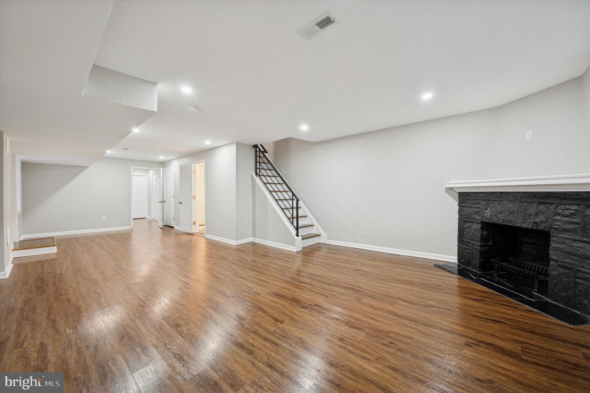 WEST OAK LANE - Residential