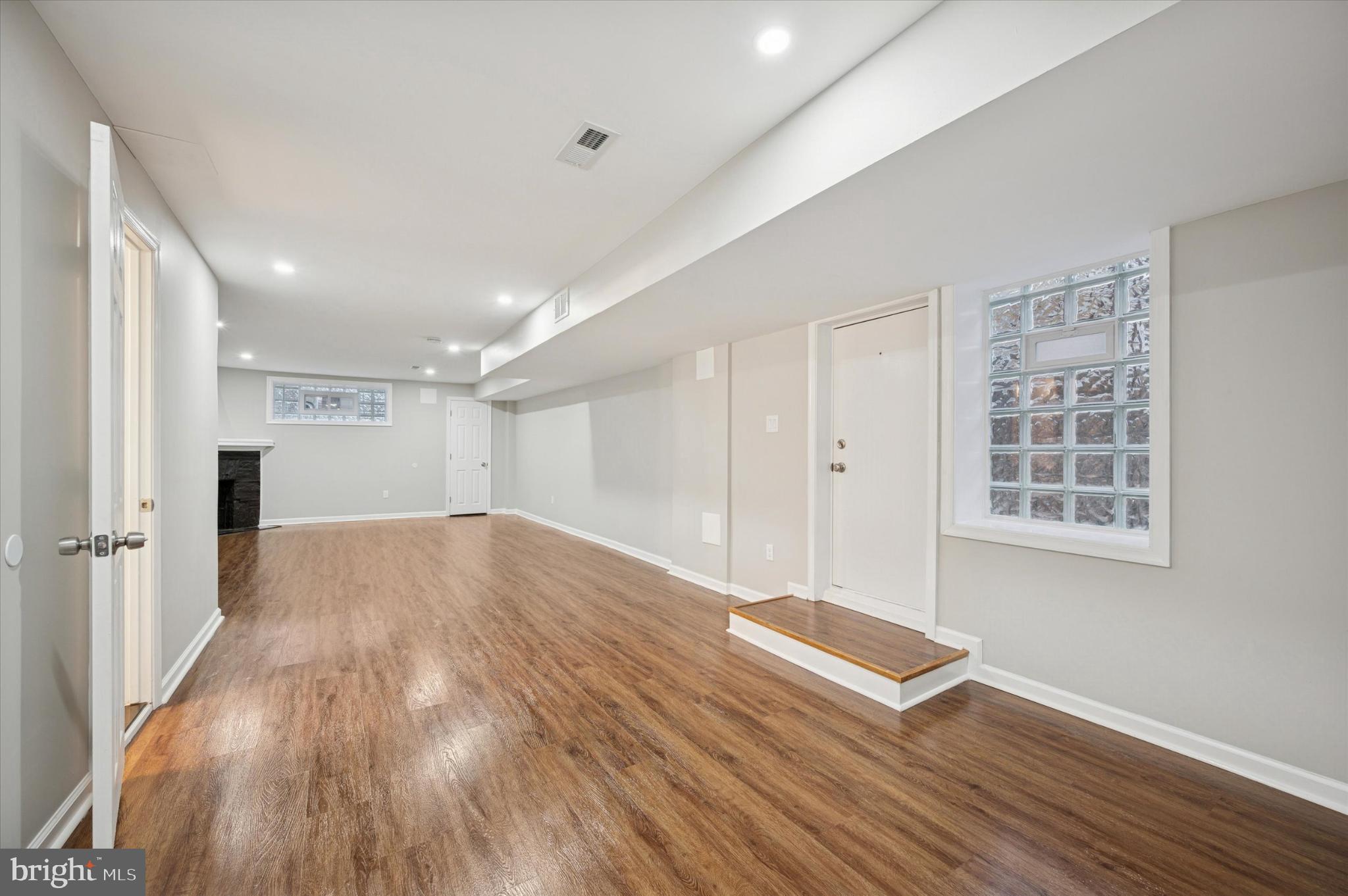 WEST OAK LANE - Residential