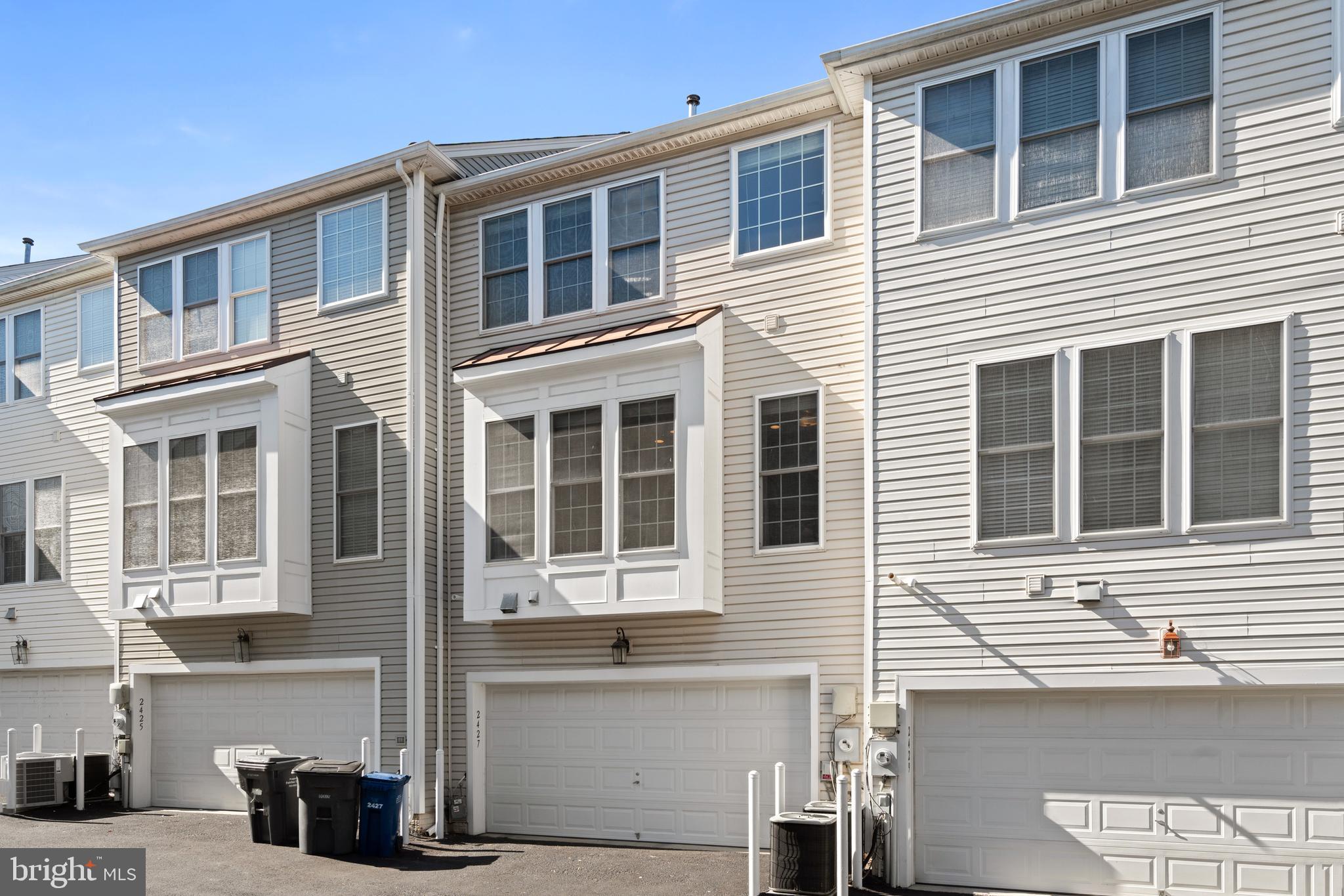 PAVILIONS AT HUNTINGTON - Residential