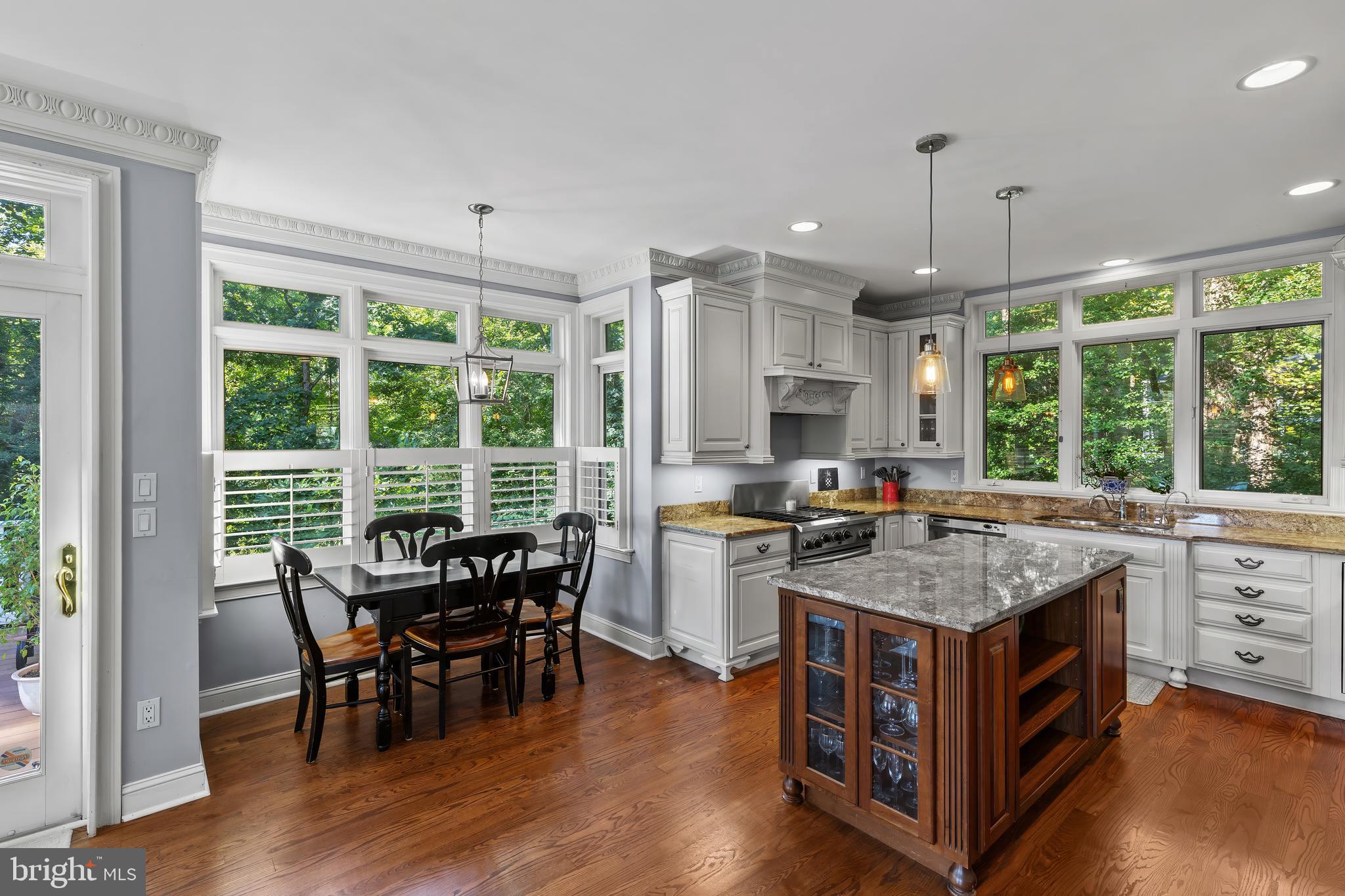 ANNAPOLIS ROADS - Residential