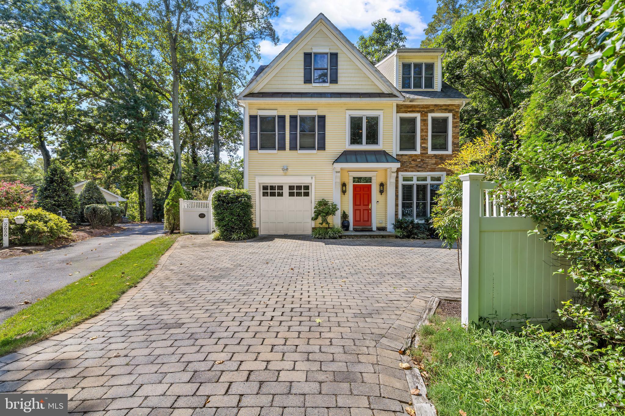 ANNAPOLIS ROADS - Residential