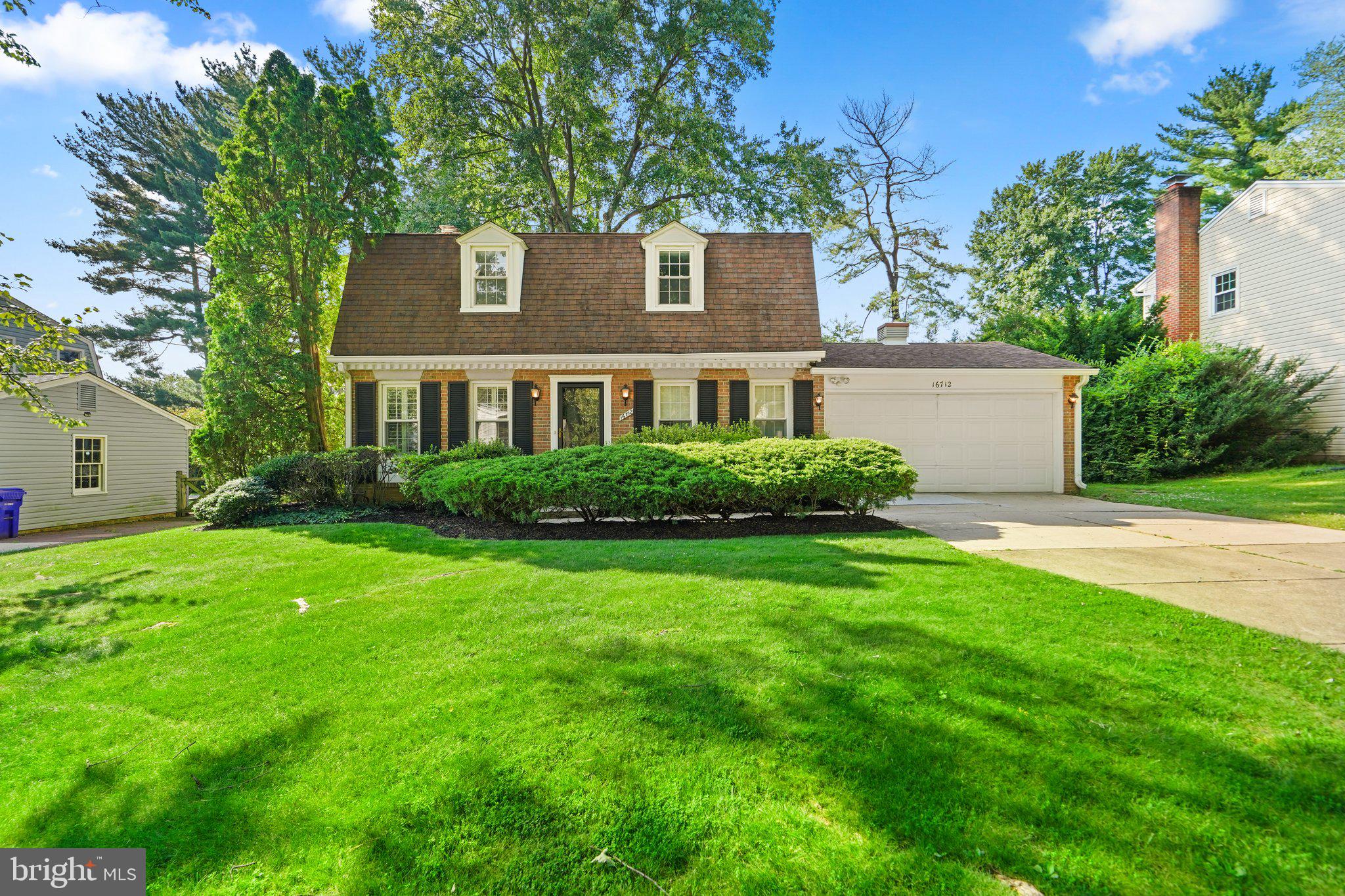 WALNUT HILL - Residential