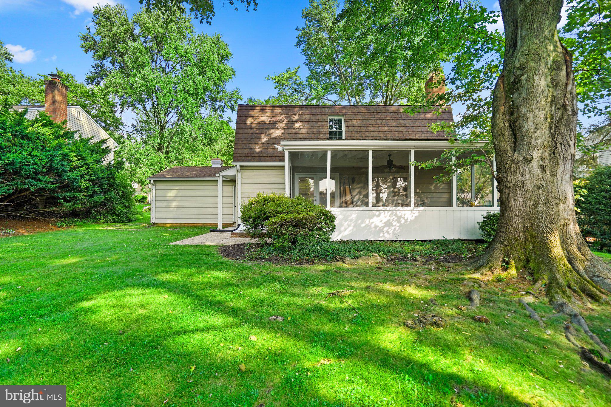 WALNUT HILL - Residential