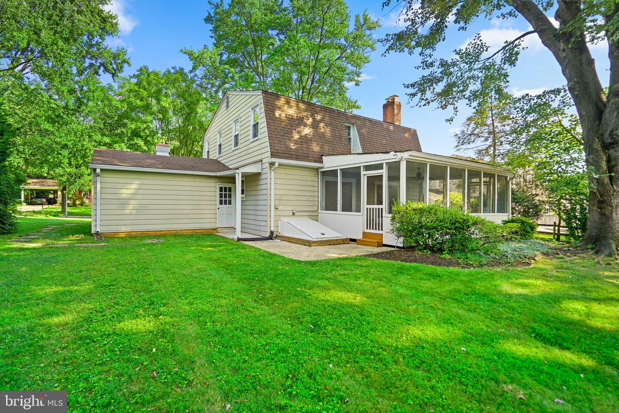 WALNUT HILL - Residential